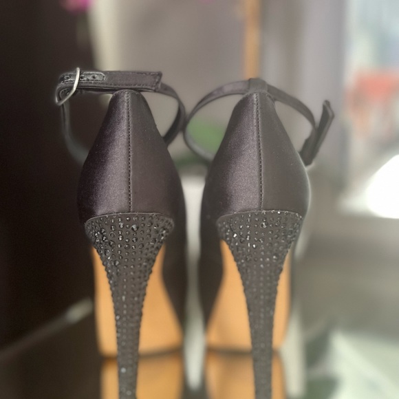 Vintage H by Halston platform heels - Picture 3 of 5